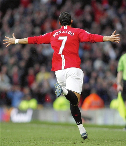 经历财务危 经历财务危